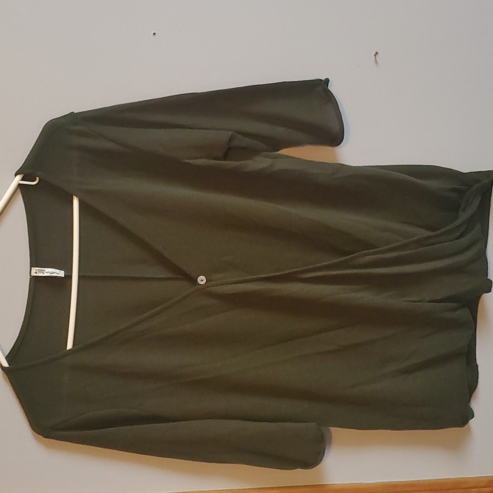 3/4 sleeve maternity shirt